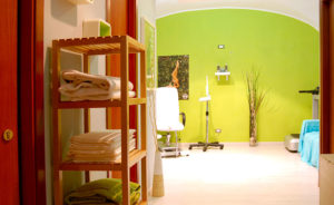 Accesso al piano inferiore - Centro Estetico-Benessere Athena